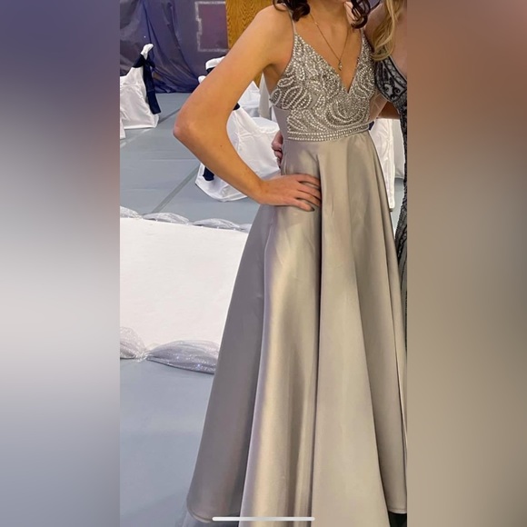 Prom dress - Picture 3 of 4